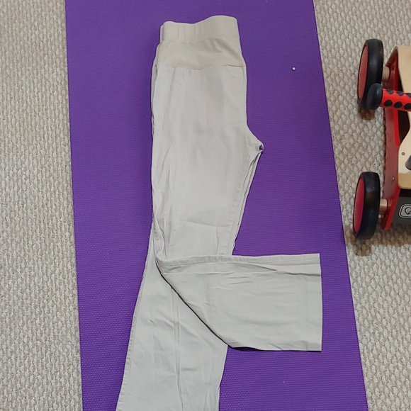 Maternity khaki pants - Picture 1 of 2